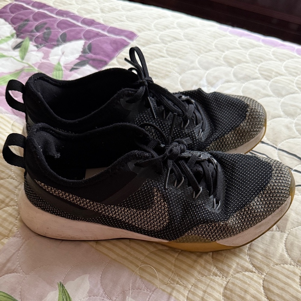 Nike Black and Gray Athletic Shoes